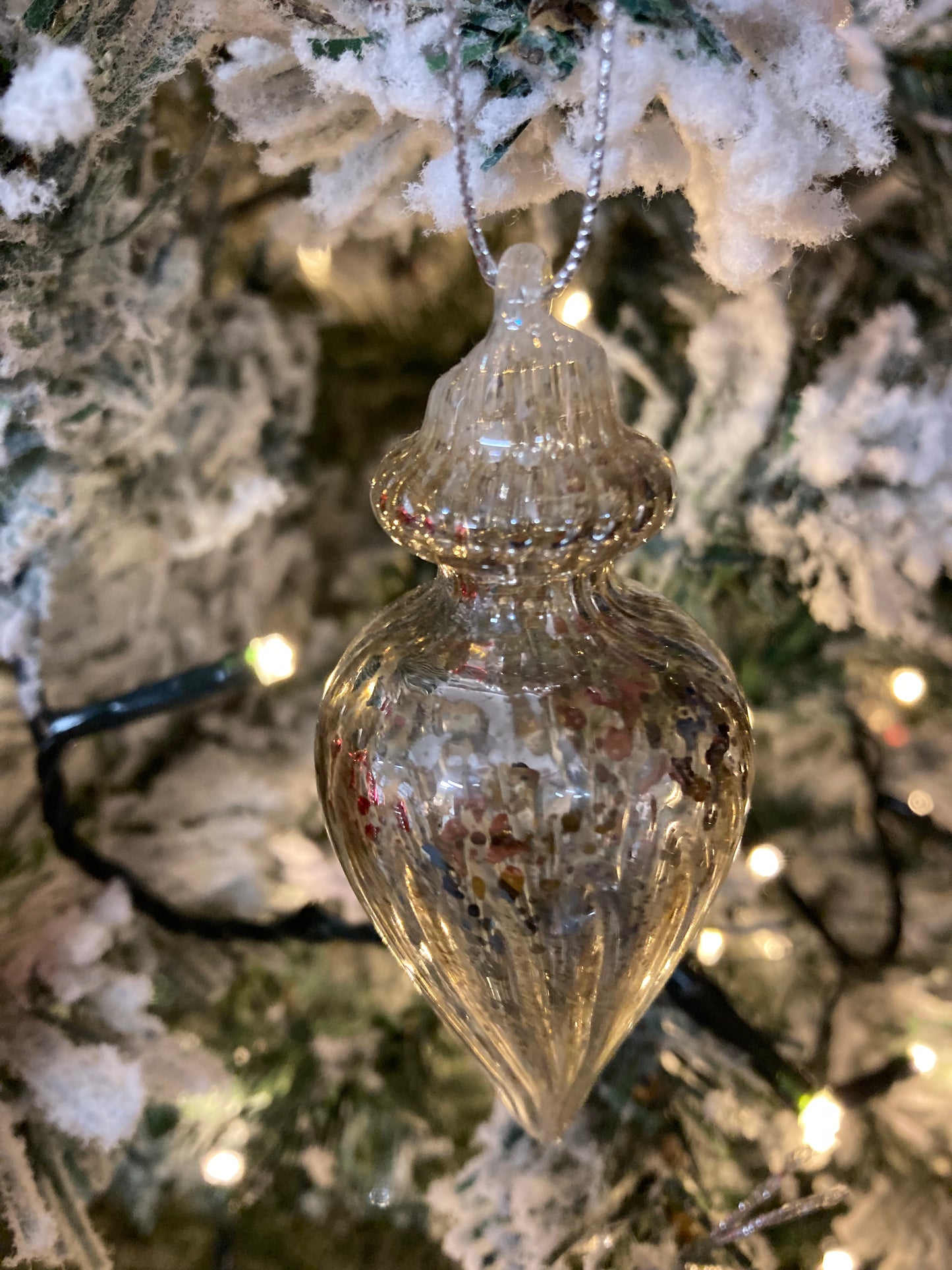 Glass pointed bauble