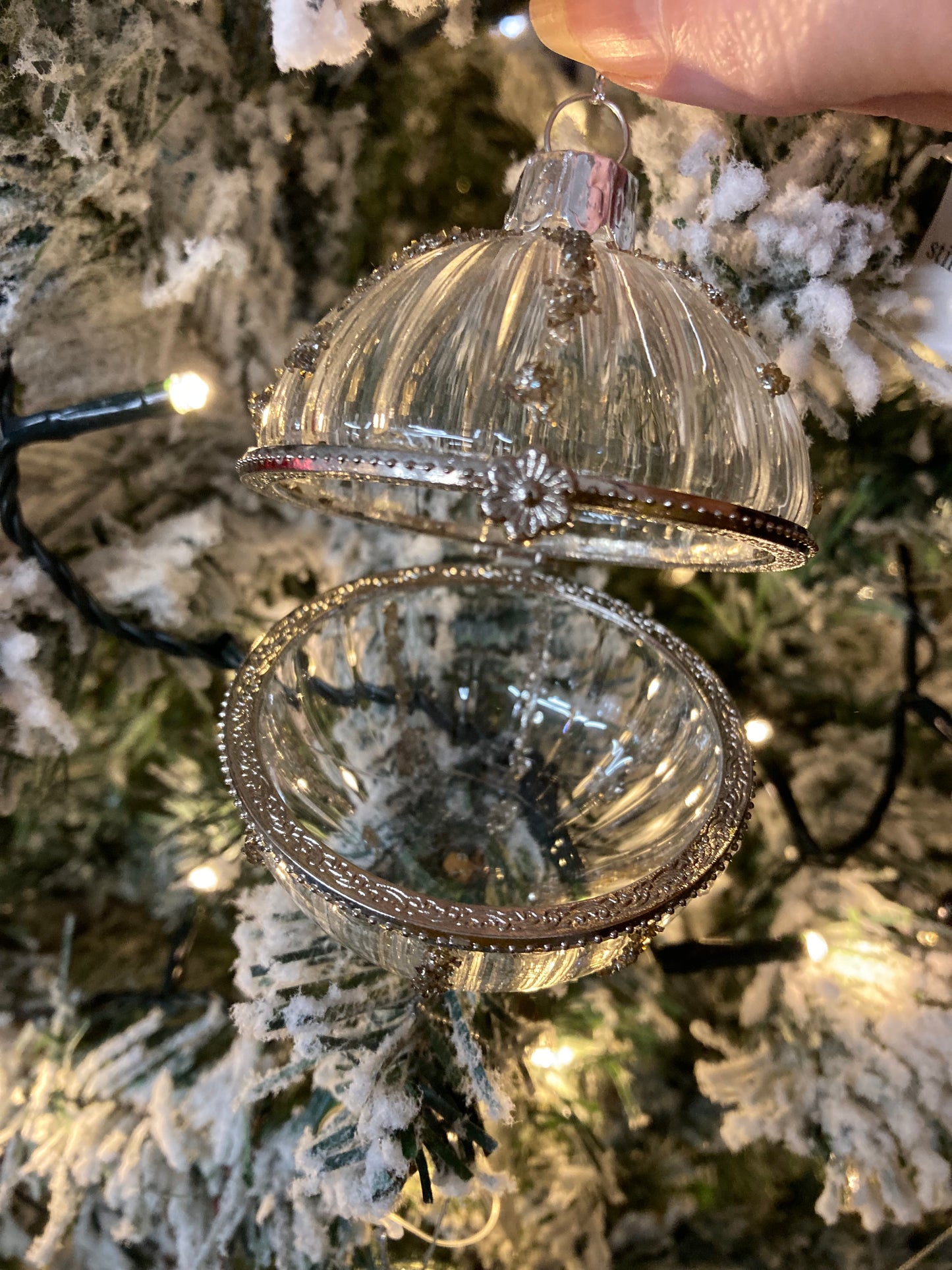 Glass bauble with flower detail