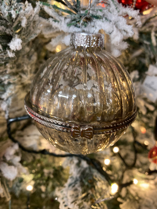 Glass bauble with bow detail